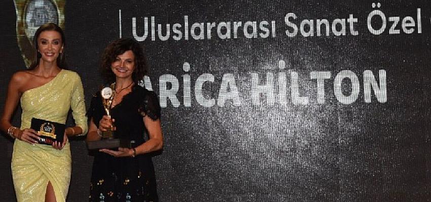 Amerika’da yaşayan Türk sanatçı Arıca Hilton’a büyük gurur