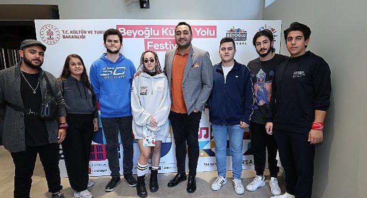 Beyoğlu Kültür Yolu Festivali Kapsamında Gerçekleştirilen Gençlik ve Çocuk Buluşmaları”nın Dördüncü Gününde Yaratıcı Yazarlık Atölyesi Düzenlendi