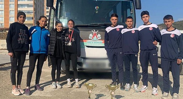 Atletizmde Sporcularımız Yarı Finale Yükseldi