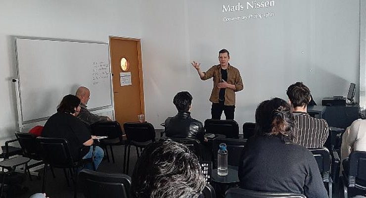 İstanbul Bilgi Üniversitesi, Danimarkalı ünlü fotoğrafçı Mads Nissen’ı ağırladı