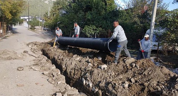 Kemer Belediyesi alt yapı çalışmalarına hızla devam ediyor