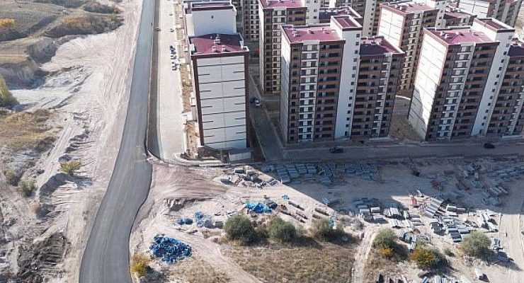 Nevşehir Toki 1410 Konut İle Terminal Arasındaki Yol Sıcak Asfalt Oluyor