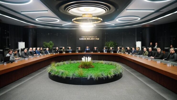 Kocaeli Gebze’de Yeni Alarm: Çatırtı Sesleri Korkuttu, Binalar Tahliye Edildi – Bakan Murat Kurum Bölgede İncelemelerde Bulundu