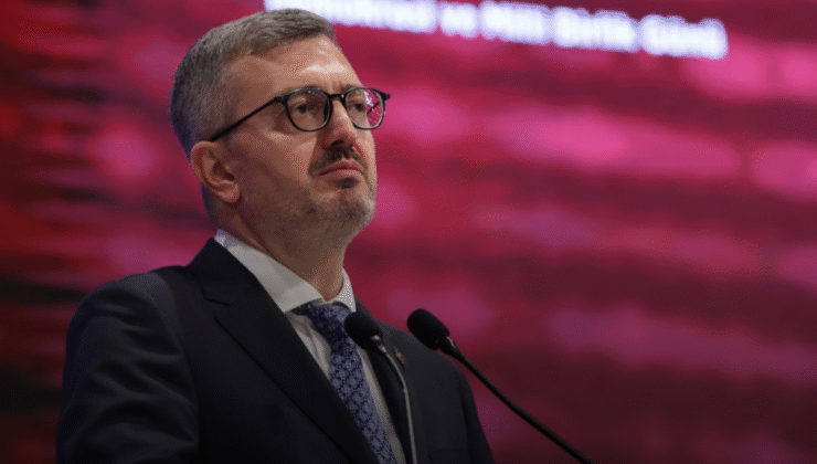 Burhanetti̇n Duran’dan Özgür Özel’i̇n Söylemleri̇ne Sert Tepki̇: “Si̇yasi̇ Nezaket Ve Gerçeklik Aşınmaktadır”