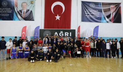 Ağrı’da Türkiye-İran-Nahçıvan Boks Dostluk Turnuvası Nefes Kesti!