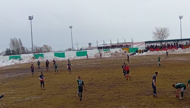 Bingöl’de Puanlar Paylaşıldı: Lider 12 Bingölspor Sahasında Takıldı