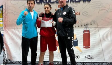 KARSLI BOKSÖR EBRAR KAVAK TÜRKİYE ŞAMPİYONU OLDU!