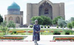 Emine Erdoğan Kazakistan’da Hoca Ahmet Yesevi Türbesi’ni Ziyaret Etti