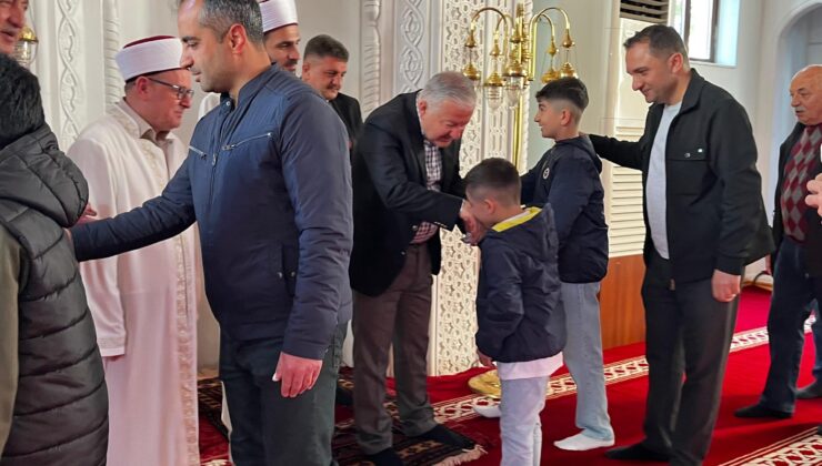 Aksaray Valisi Murat Duru’dan Bayram Mesaisi: Şehitlik Ziyareti, Vatandaşlarla Bayramlaşma Ve Güvenlik Güçlerine Tebrik