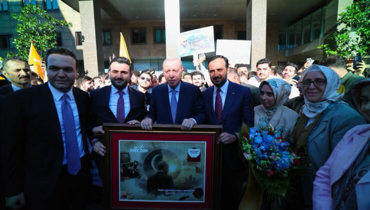 Cumhurbaşkanı Erdoğan’a Gençlerden Anlamlı Babalar Günü Hediyesi
