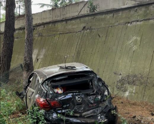 Samsun’da İki Otomobil Çarpıştı: Kızılay Kampı Alanına Savrulan Araçtaki 1 Kişi Yaralandı