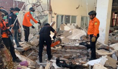 Endonezya’da 7,7 Büyüklüğünde Deprem: 20 Ölü, Çok Sayıda Yaralı Ve Yıkım Var