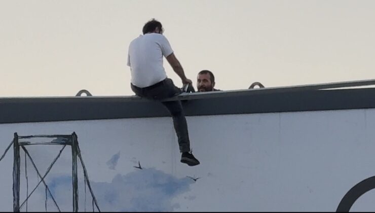 Şişli’de İntihar İçin Üst Geçide Çıkan Kişi Polis Tarafından İkna Edildi